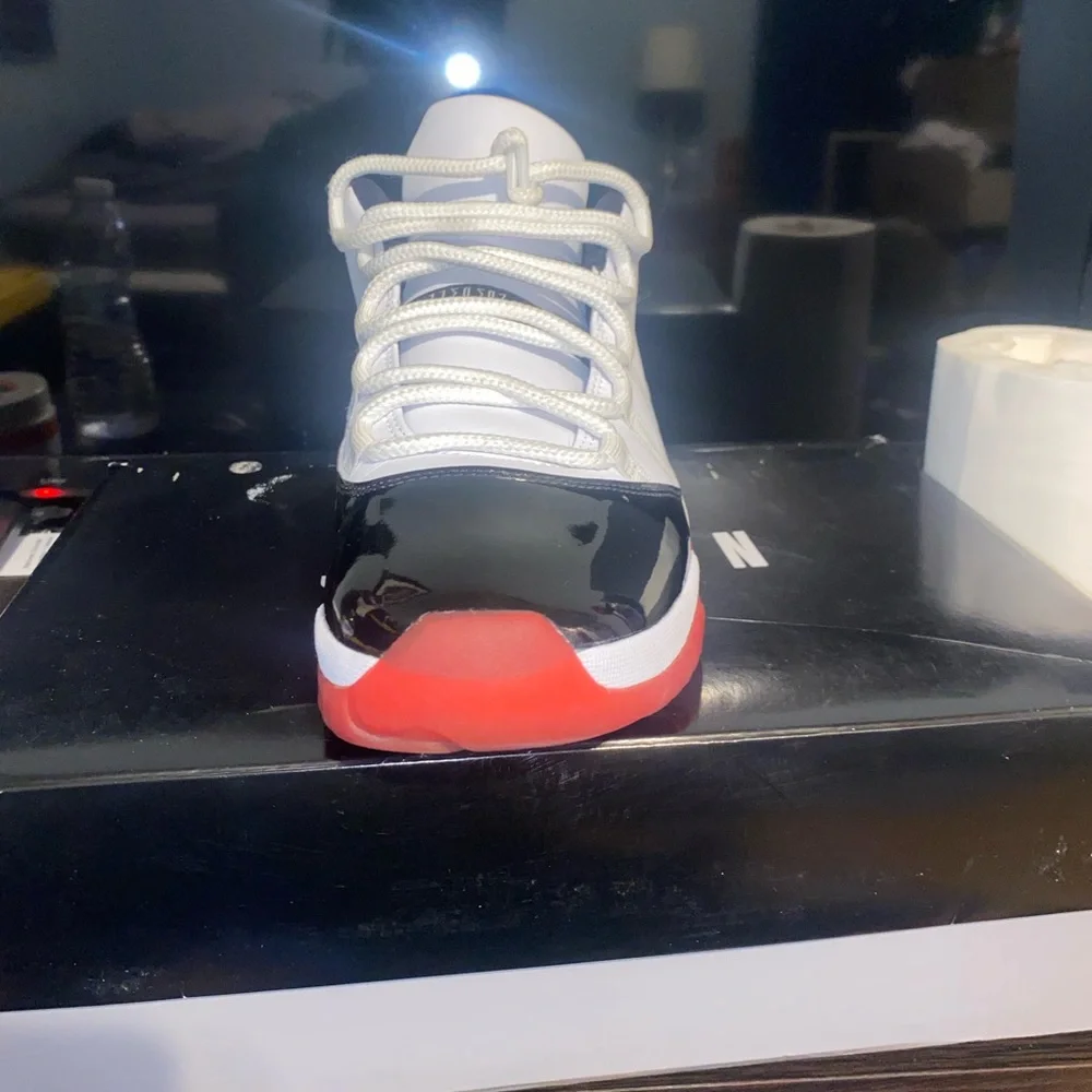 Jordan 11 retro low concord bred - Picture 3 of 6